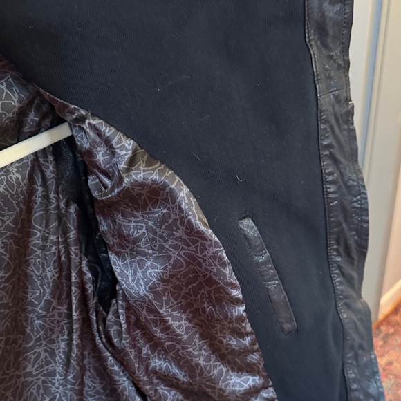 Elegant  Black Leather Women's Jacket - Picture 9 of 10